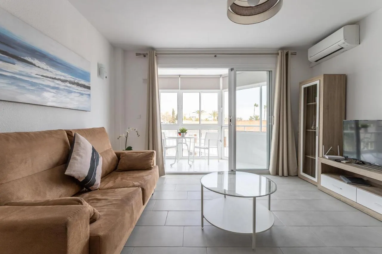A410 Frontlilne Apartment Nerja