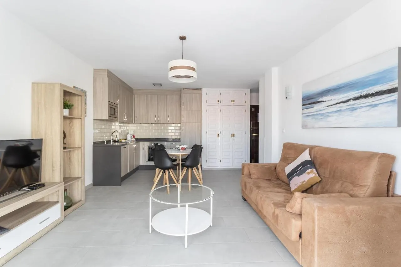 A410 Frontlilne Apartment Nerja Spagna