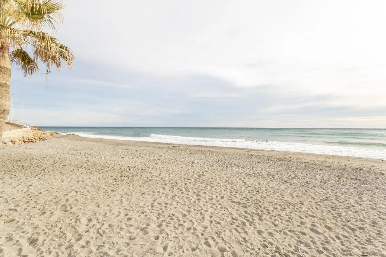 A410 Frontlilne Apartment Nerja