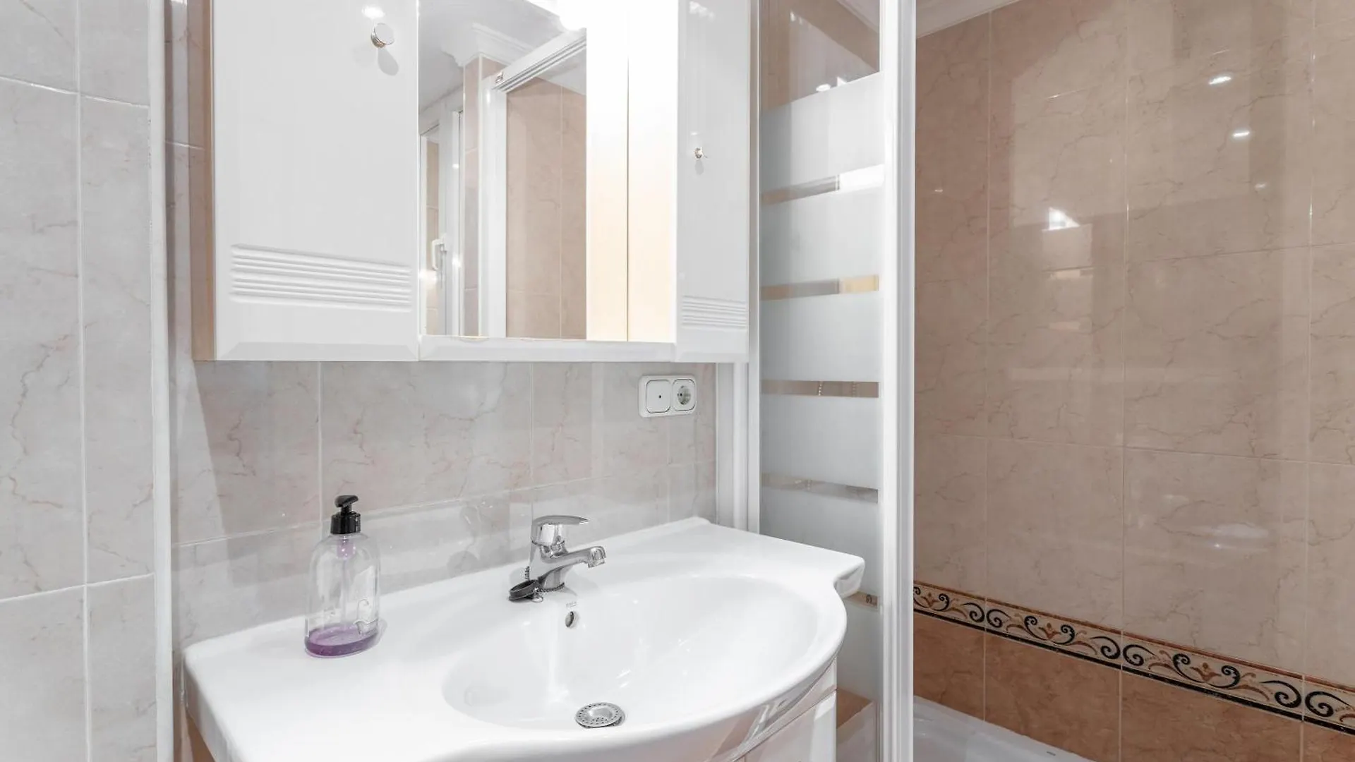 A410 Frontlilne Apartment Nerja 0*,