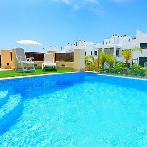 villa-exotica-en-romeral.hotelsinnerja.org/