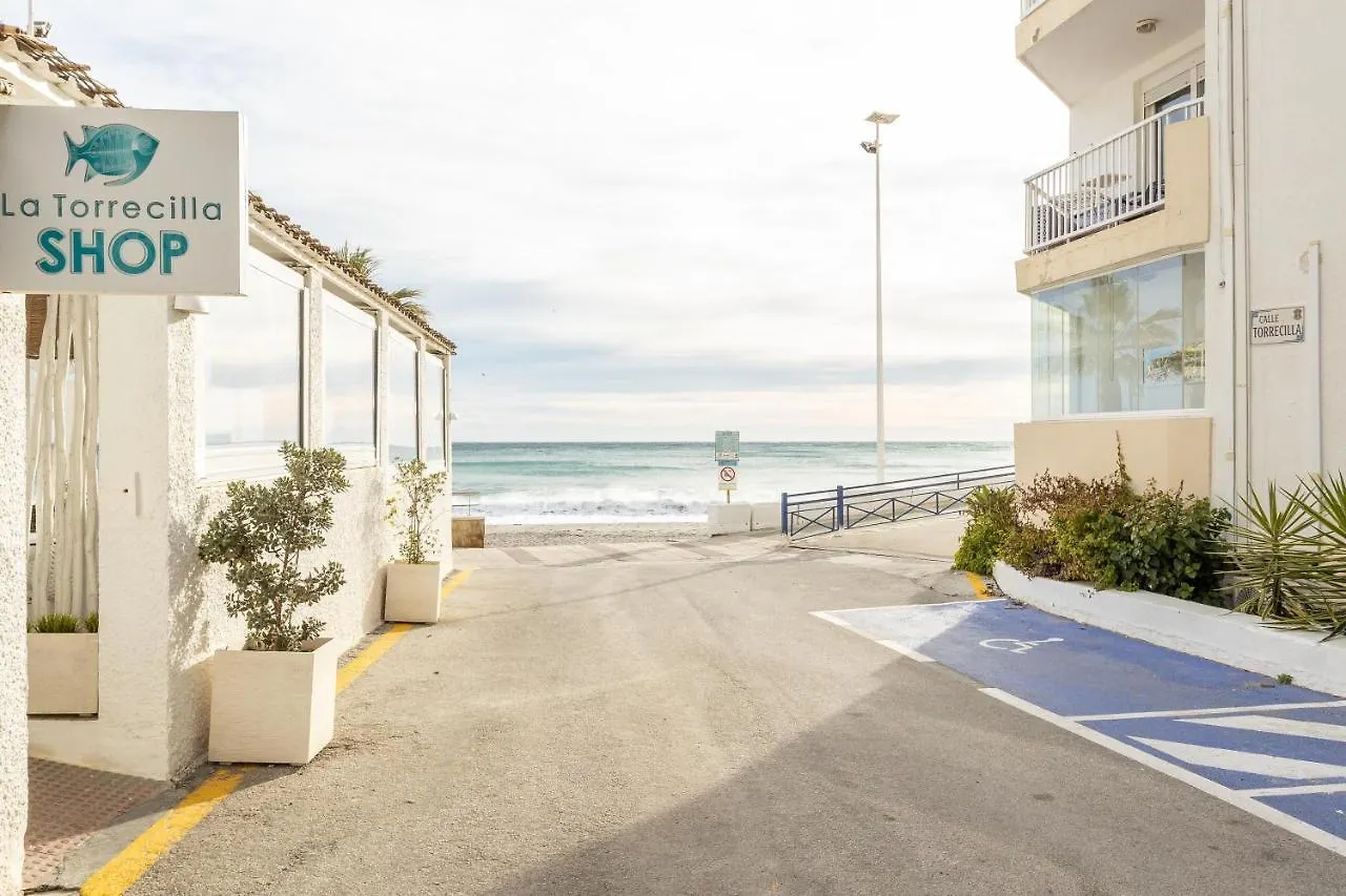 A410 Frontlilne Apartment Nerja