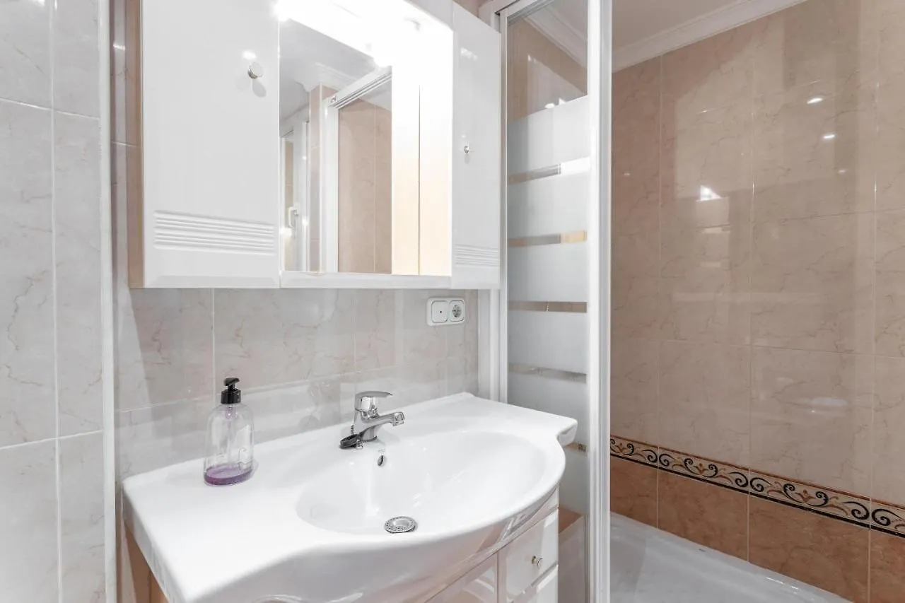 A410 Frontlilne Apartment Nerja