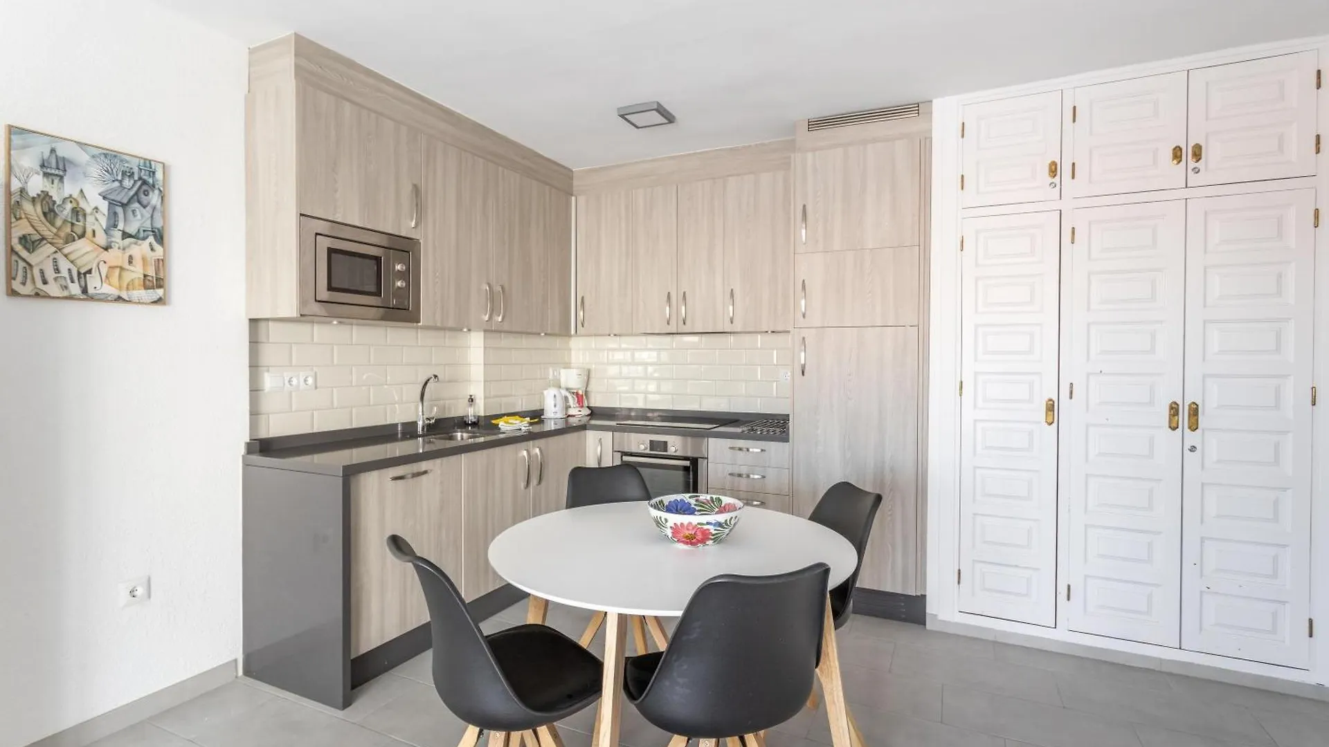 A410 Frontlilne Apartment Nerja